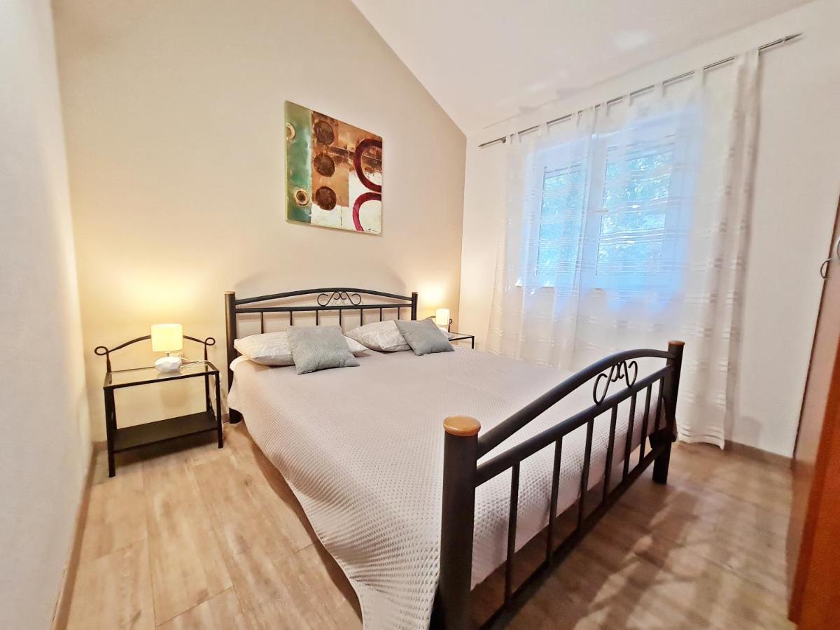 Apartment Ivana Borak オミシュ エクステリア 写真
